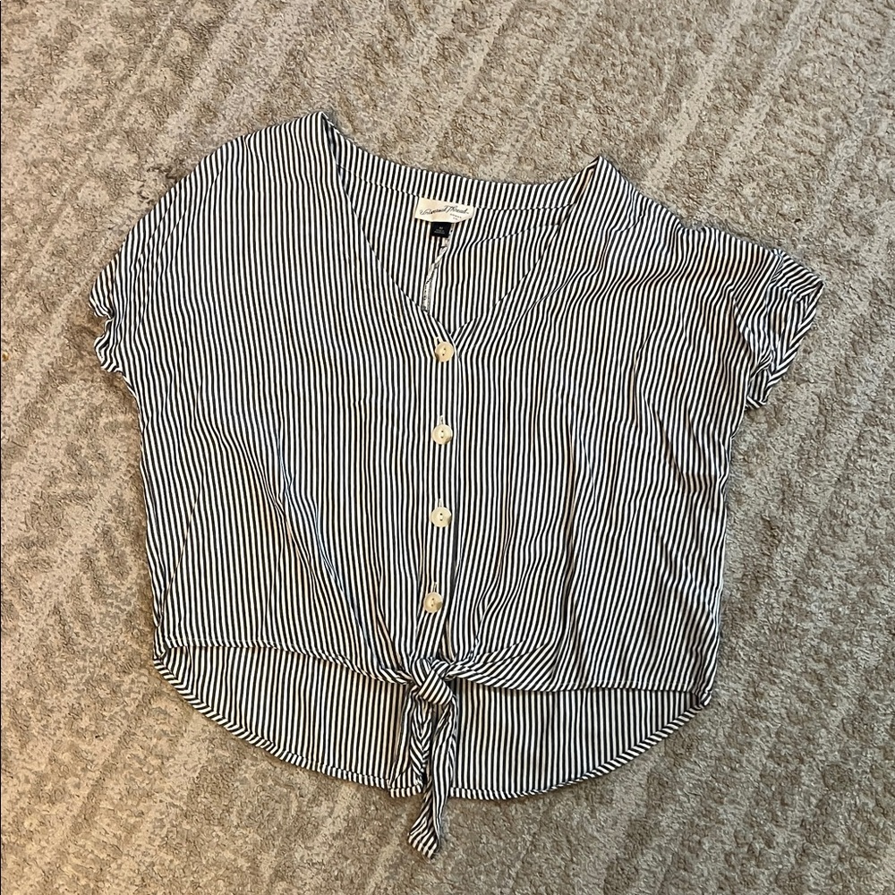Universal Thread Striped Blue & White Tie-Front Button Short Sleeve Shirt Medium